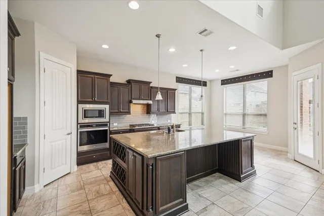 $539,500 | 1115 Great Grey Owl Court, Conroe, TX 77385