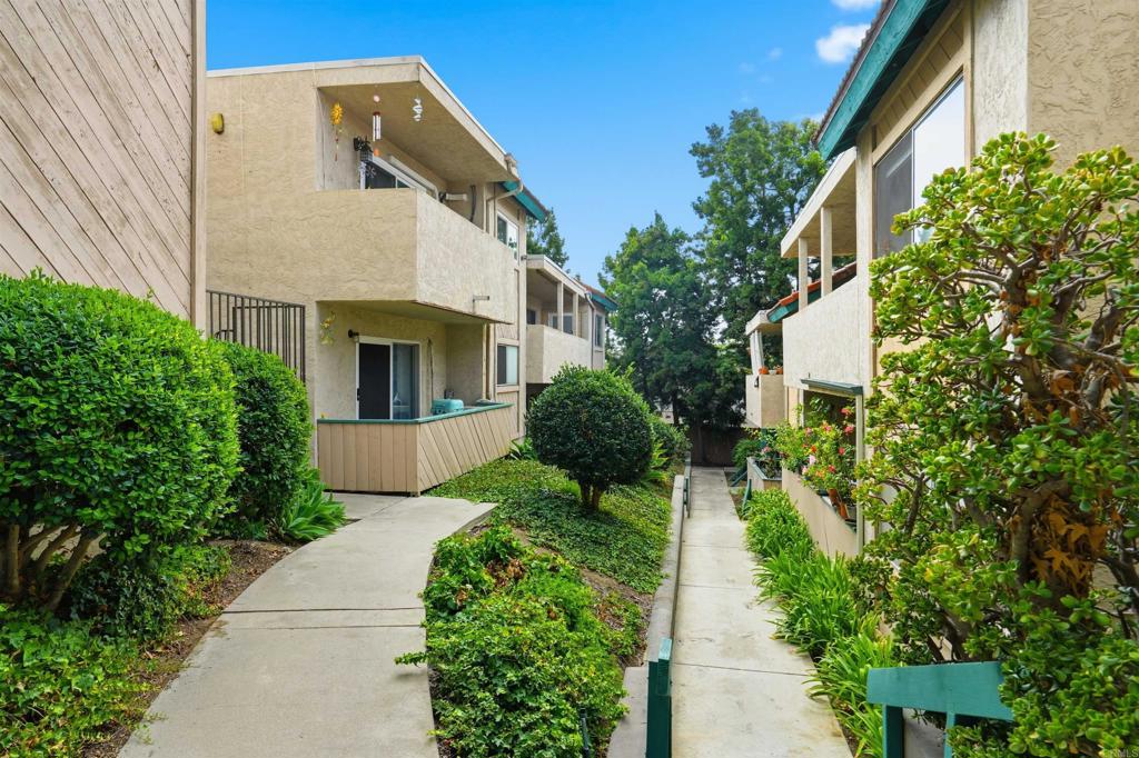 3435 Capalina Road, Unit 10 San Marcos, CA 92069 - Photo 27 of 34 a view of a back yard of the house