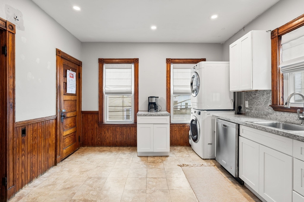 45 Edwin Street Boston, MA 02124 - Photo 11 of 38