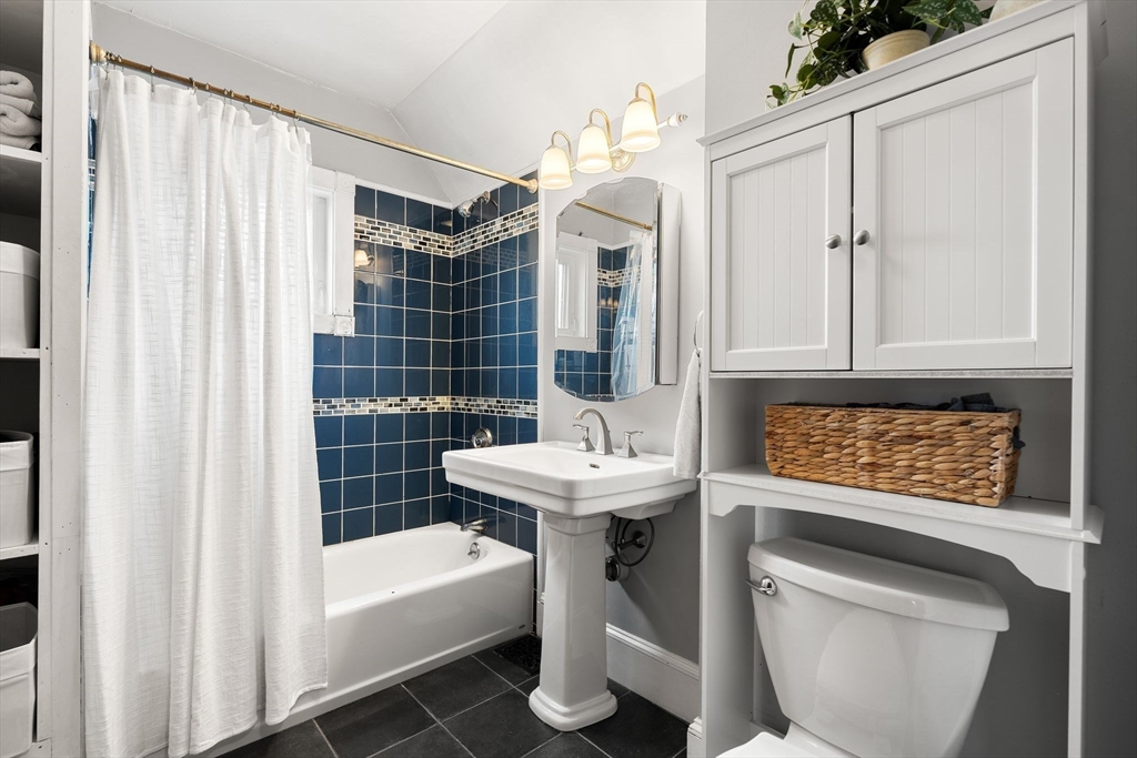 45 Edwin Street Boston, MA 02124 - Photo 22 of 38