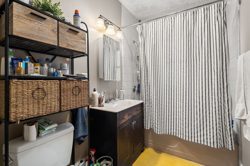 45 Edwin Street Boston, MA 02124 - Photo 34 of 38