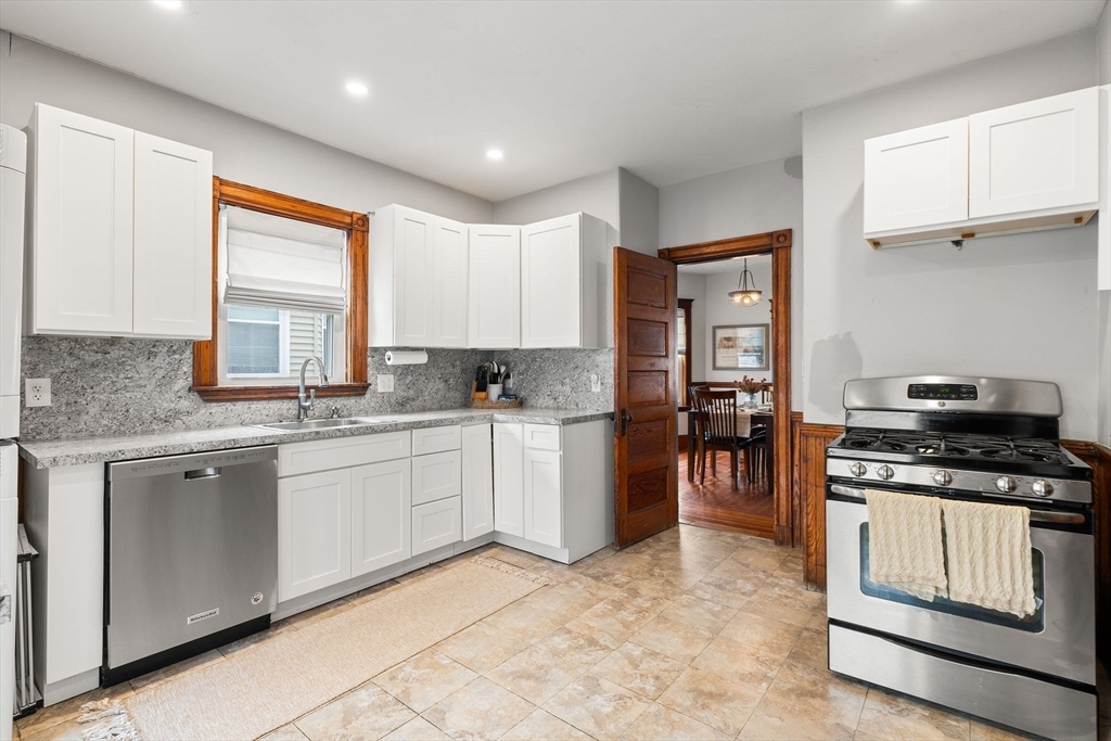 45 Edwin Street Boston, MA 02124 - Photo 9 of 38