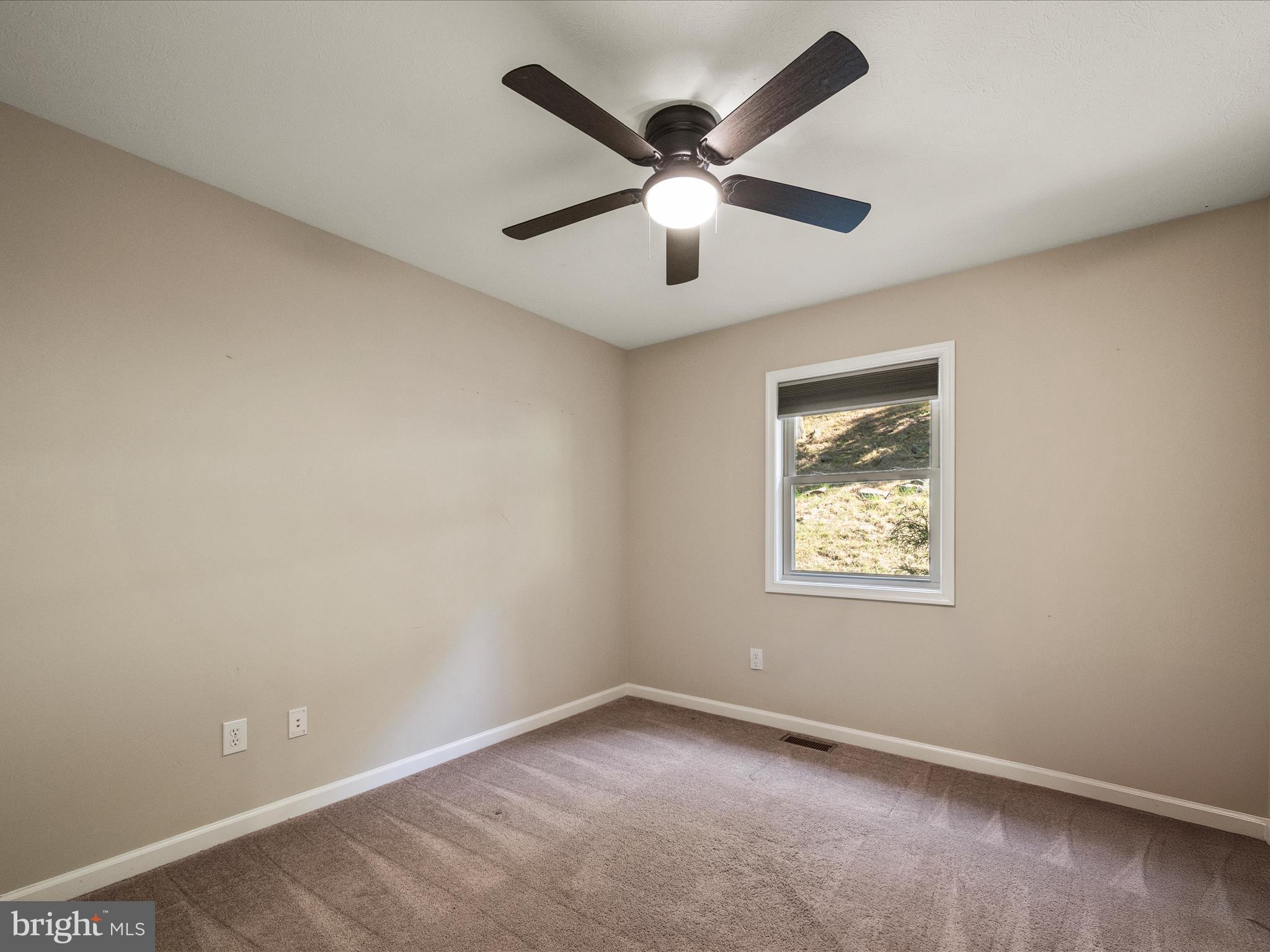 37 Salt Lick Road Front Royal, VA 22630 - Photo 25 of 41 Bedroom