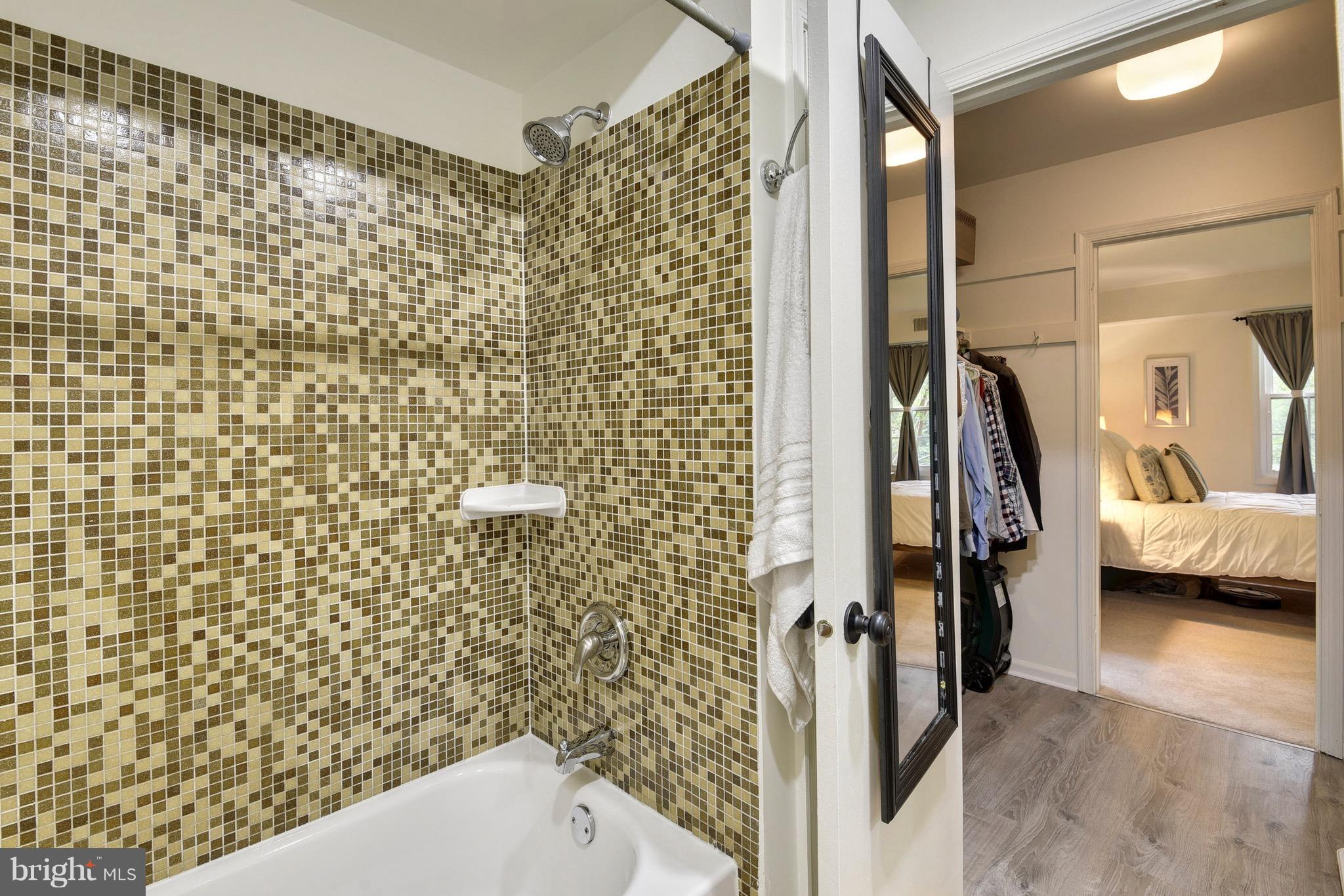 5905 Bayshire Road, Unit 180 Springfield, VA 22152 - Photo 25 of 30 Bath (Master)