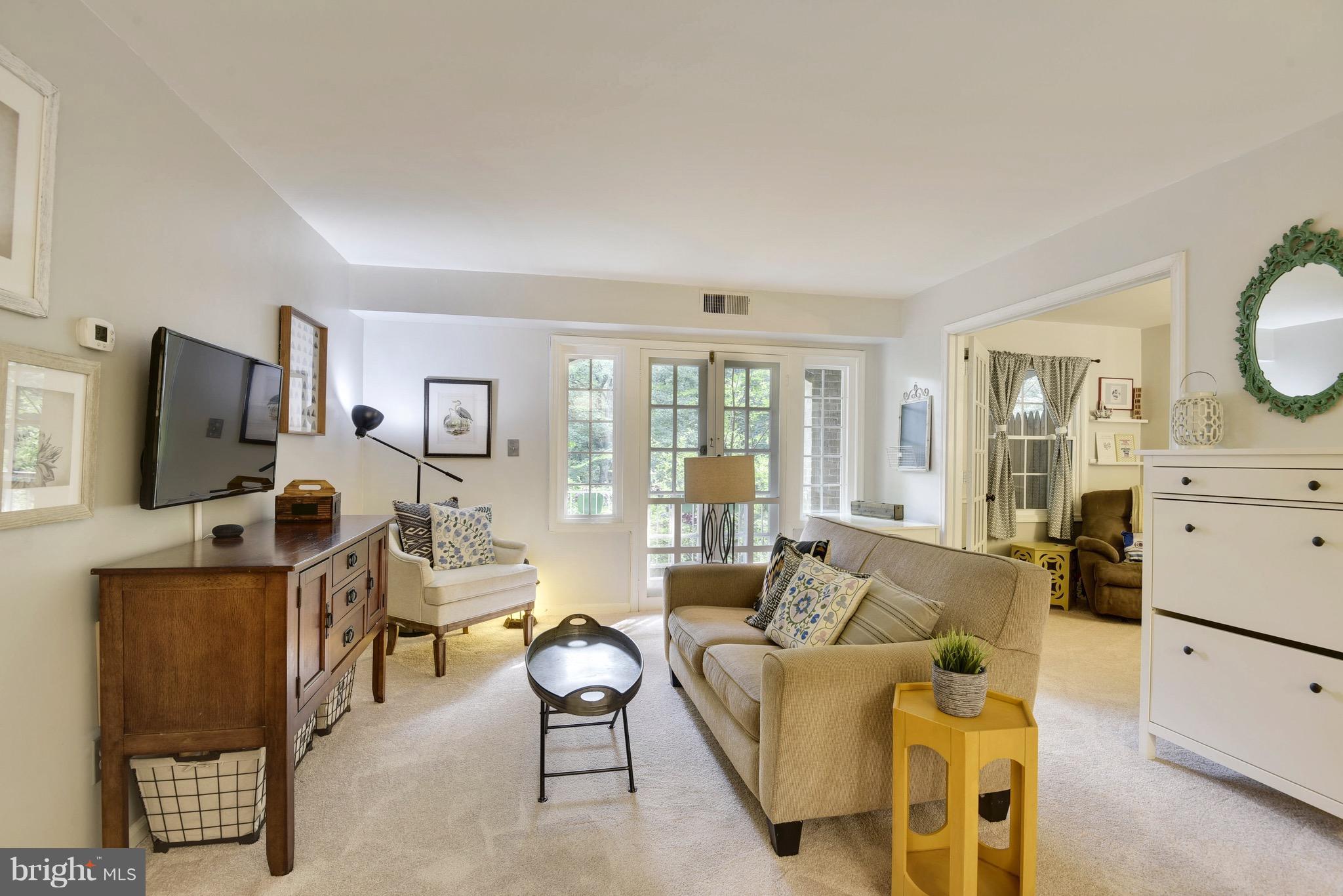 5905 Bayshire Road, Unit 180 Springfield, VA 22152 - Photo 7 of 30 Living Room