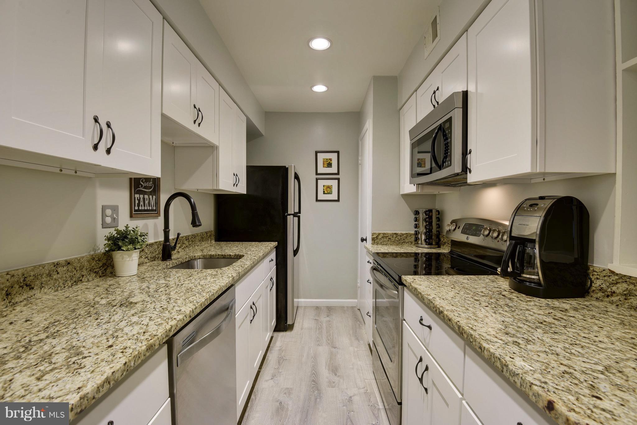 5905 Bayshire Road, Unit 180 Springfield, VA 22152 - Photo 10 of 30 Kitchen