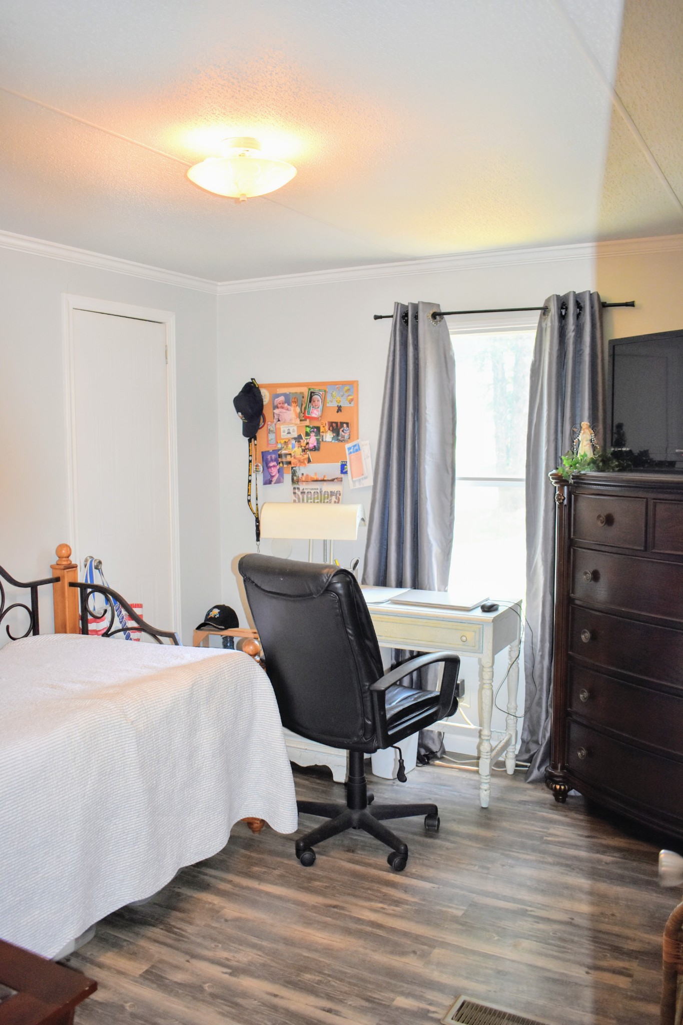 2630 Jernigans Branch Road Beechgrove, TN 37018 - Photo 11 of 17 a bedroom with furniture and a window