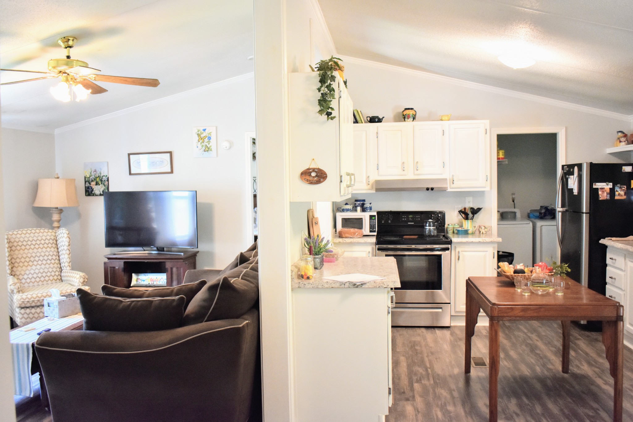 2630 Jernigans Branch Road Beechgrove, TN 37018 - Photo 7 of 17 a living room with stainless steel appliances furniture and a kitchen view