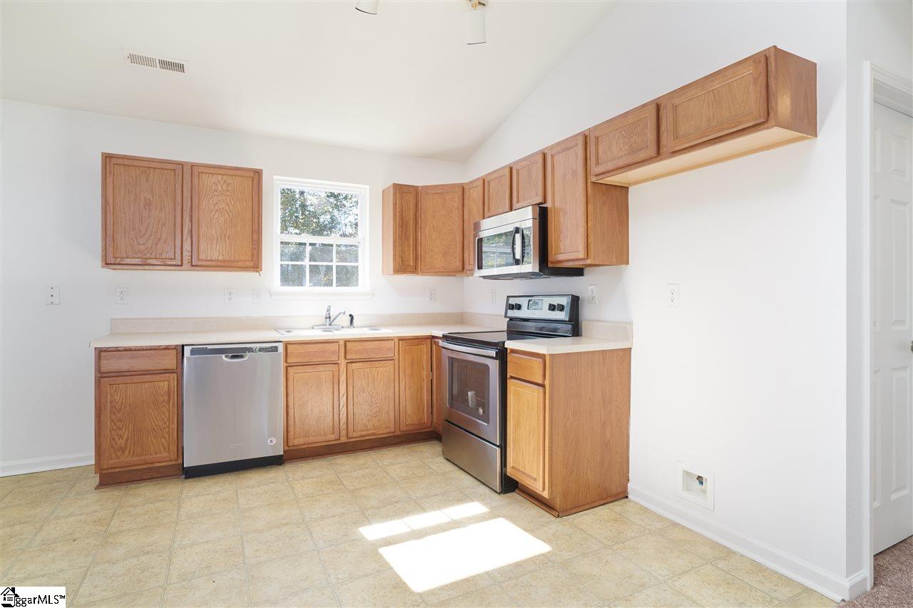 109 Pine Needle Road Piedmont, SC 29673 - Photo 8 of 27 Gallery Image 8