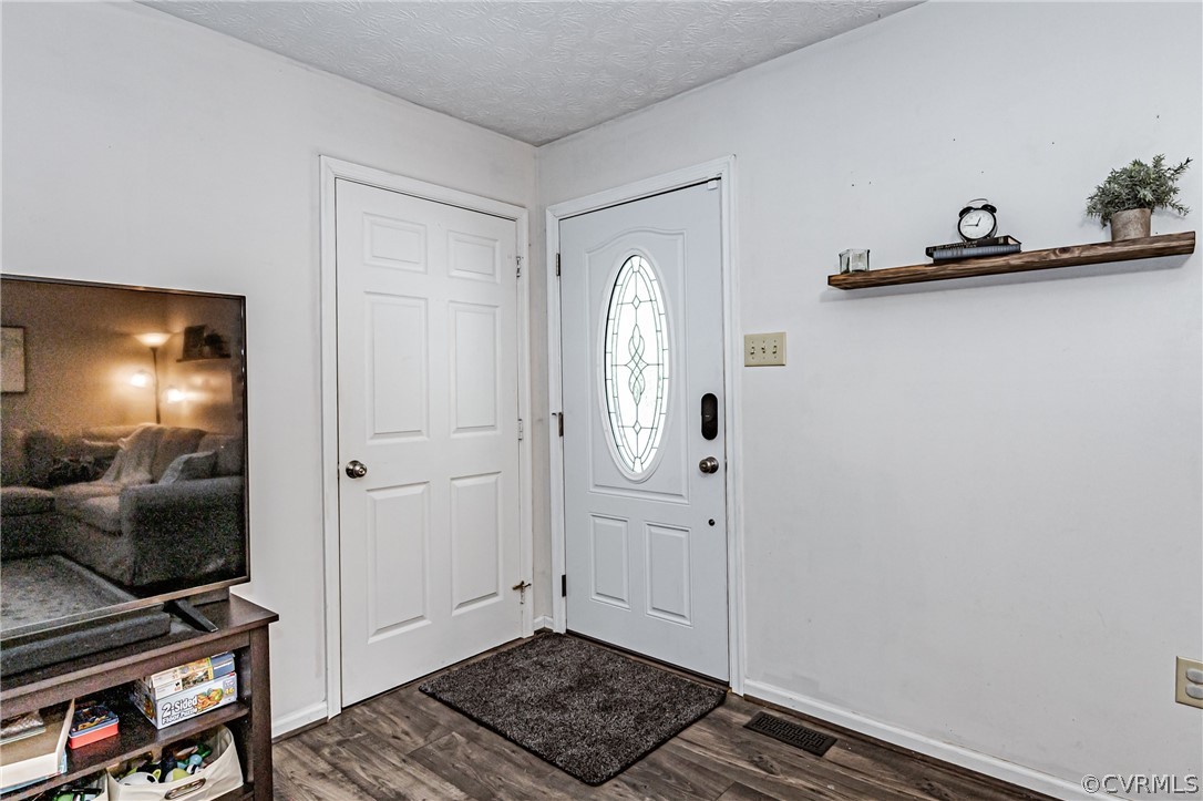 6319 South Garden Road Providence Forge, VA 23140 - Photo 4 of 49 Gallery Image 4