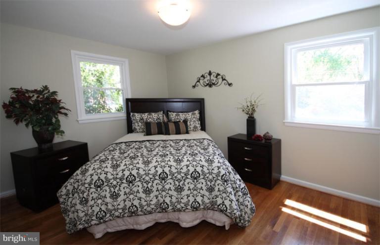 711 Kingsley Road Southwest Vienna, VA 22180 - Photo 17 of 20 Bedroom #2