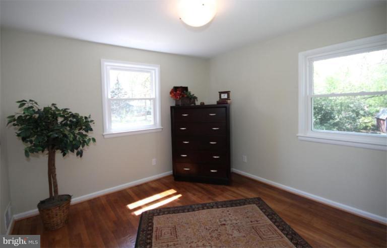 711 Kingsley Road Southwest Vienna, VA 22180 - Photo 18 of 20 Master Bedroom