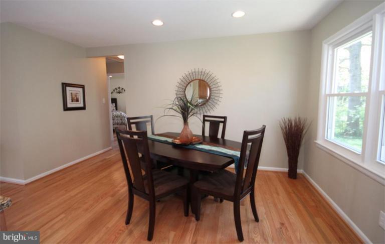 711 Kingsley Road Southwest Vienna, VA 22180 - Photo 4 of 20 Dining Room #2