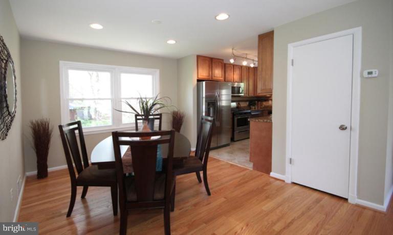711 Kingsley Road Southwest Vienna, VA 22180 - Photo 9 of 20 Dining Room