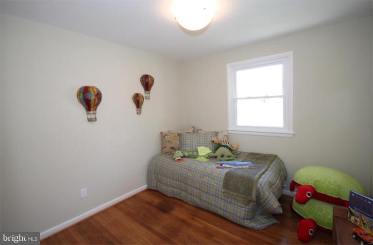 711 Kingsley Road Southwest Vienna, VA 22180 - Photo 10 of 20 Bedroom #3