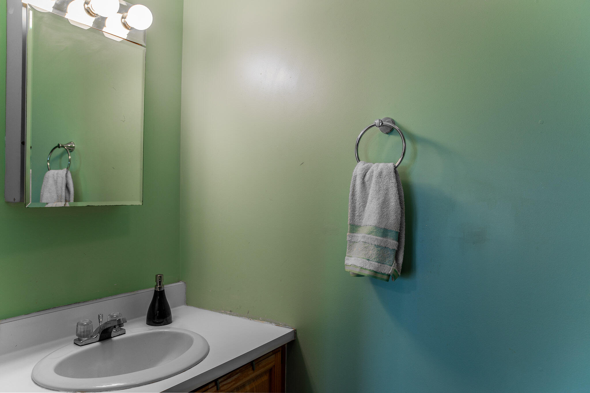 105 Ridgeview Drive Bangor, ME 04401 - Photo 22 of 50 21 Bedroom 3 Half Bath