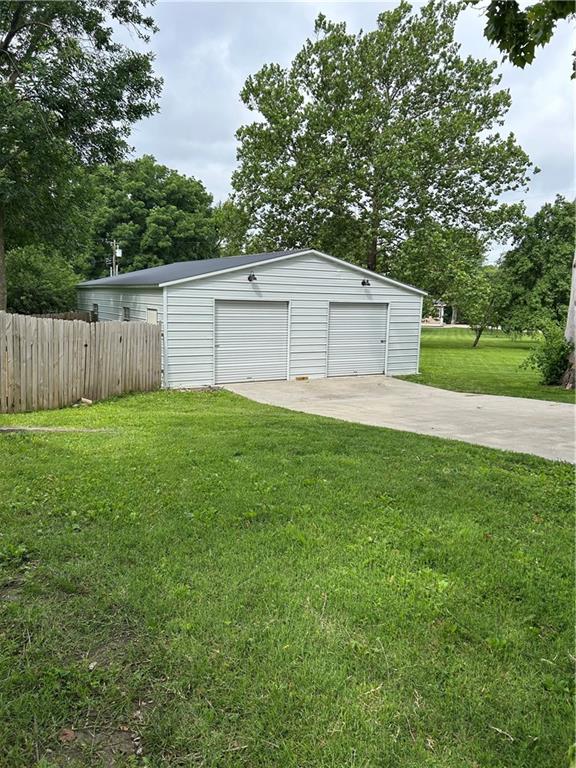 412 Northwest Donovan Road Lee's Summit, MO 64063 - Photo 4 of 12