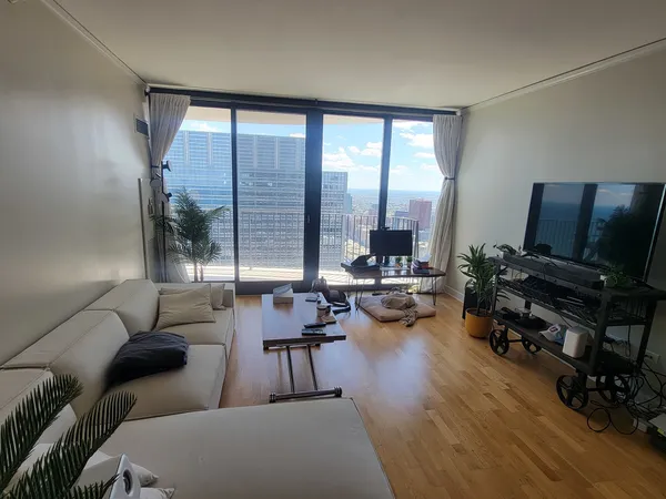 $3,500 | 225 North Columbus Drive, Unit 7007, Chicago, IL 60601