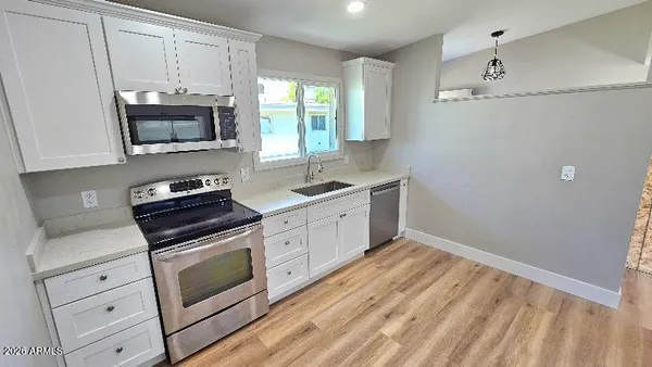$1,400 | 2202 West Heatherbrae Drive, Phoenix, AZ 85015