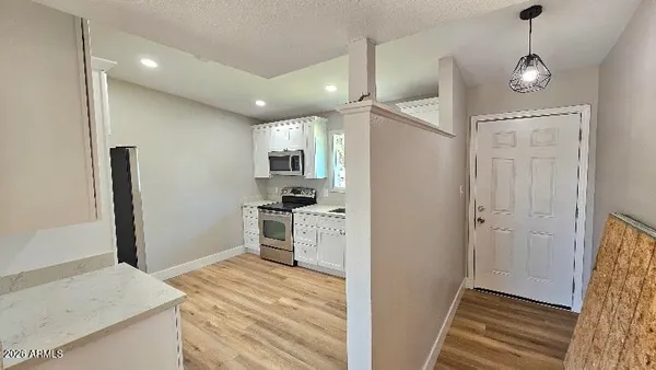 $1,400 | 2202 West Heatherbrae Drive, Phoenix, AZ 85015
