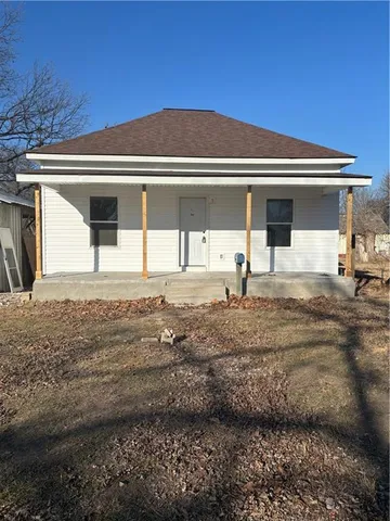 $160,000 | 414 East 3rd Street, Cherryvale, KS 67335