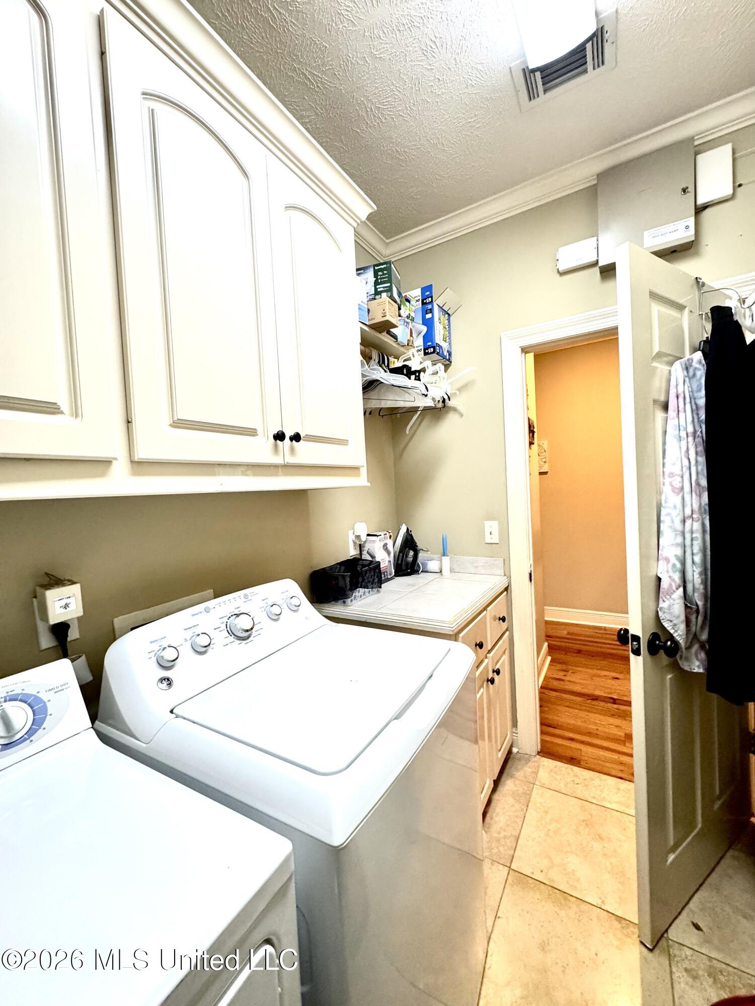 620 Turnberry Lane Ridgeland, MS 39157 - Photo 17 of 29 Laundry room
