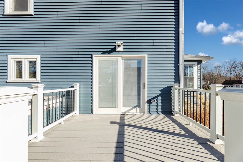 65 Hooper Road Dedham, MA 02026 - Photo 6 of 39