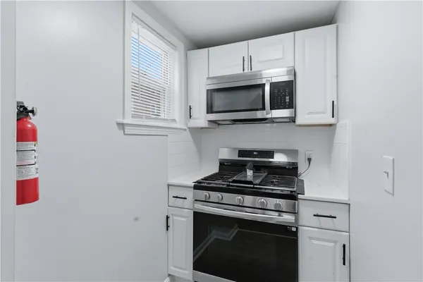 $1,800 | 92 Sylvian Street, Unit 1, Central Falls, RI 02863