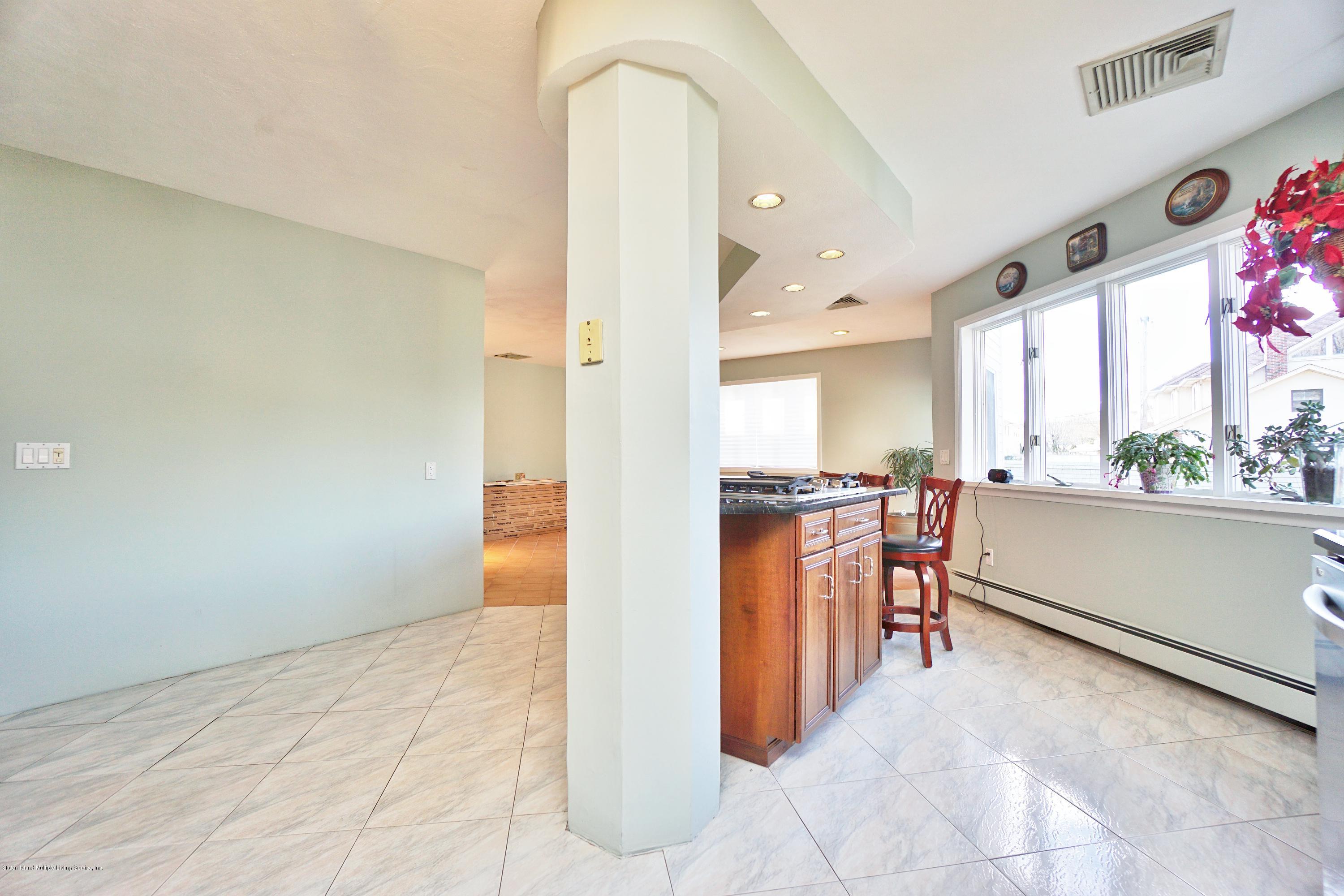 65 Sharrotts Road Staten Island, NY 10309 - Photo 11 of 39 (11) KITCHEN