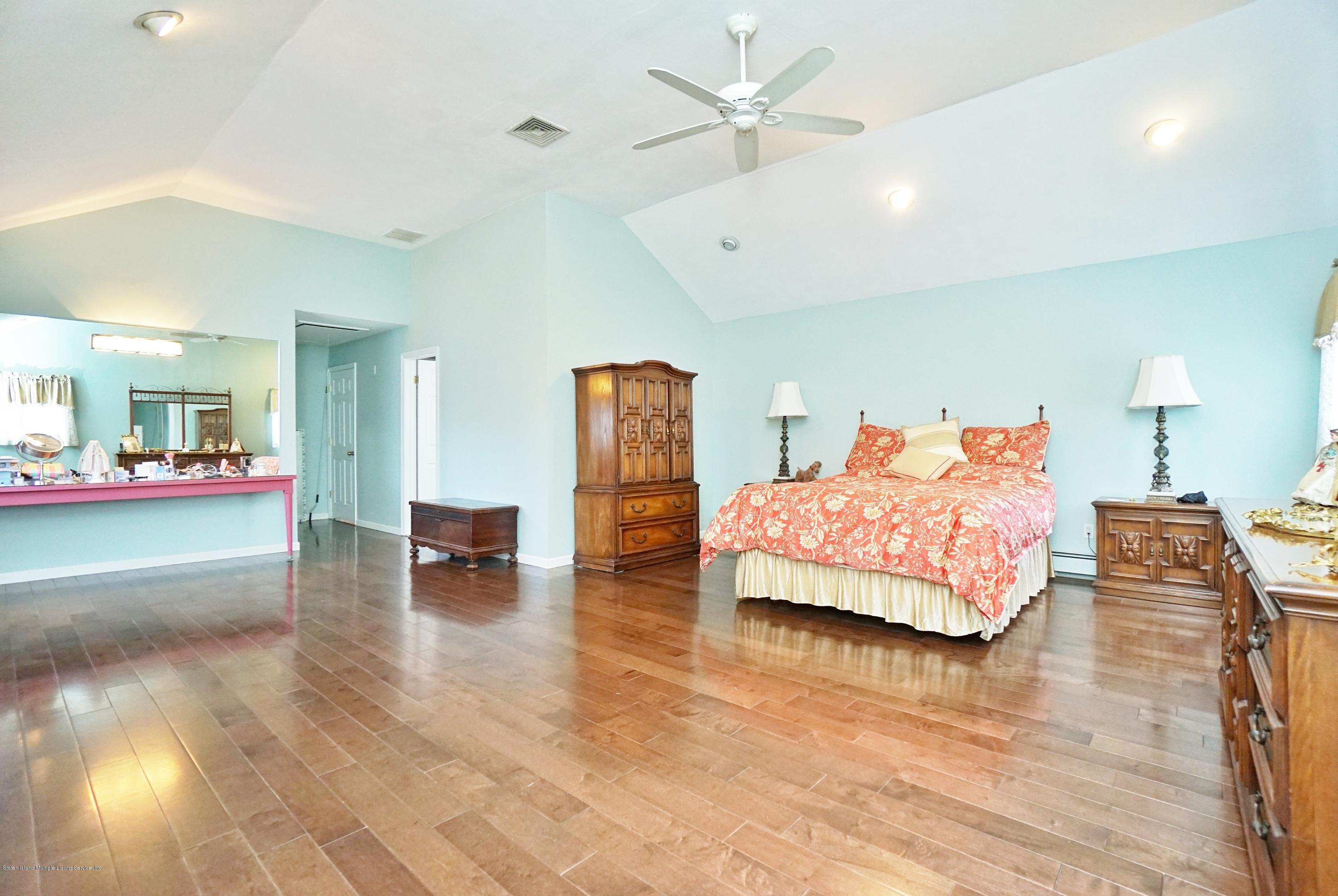 65 Sharrotts Road Staten Island, NY 10309 - Photo 18 of 39 (18) MASTER BEDROOM