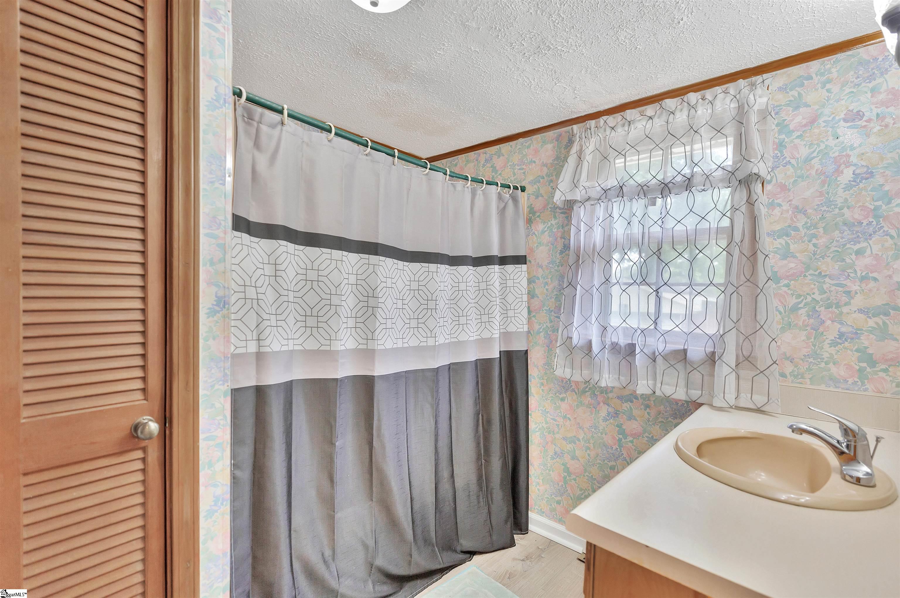 712 West Main Street Easley, SC 29640 - Photo 16 of 27