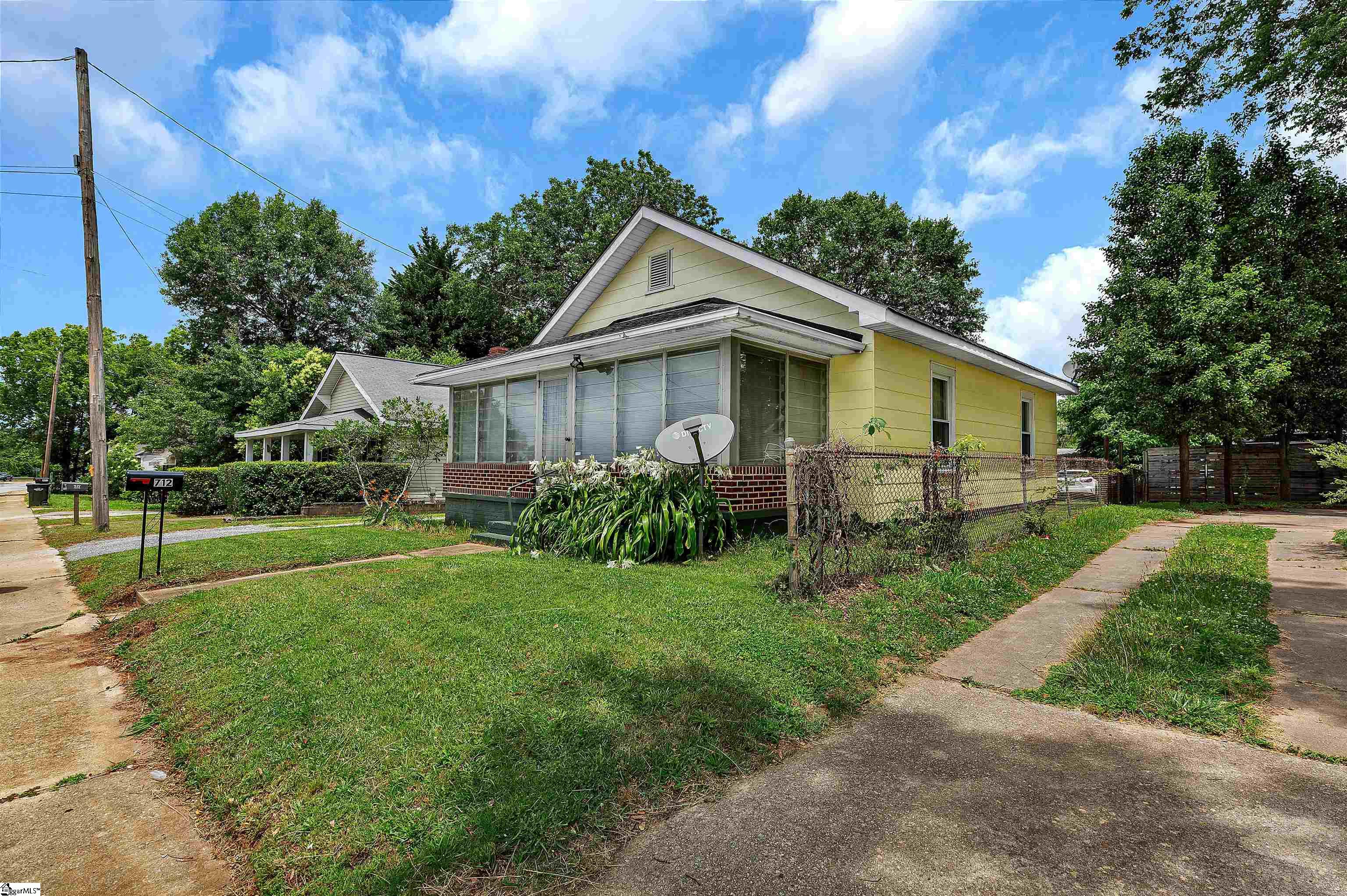 712 West Main Street Easley, SC 29640 - Photo 3 of 27