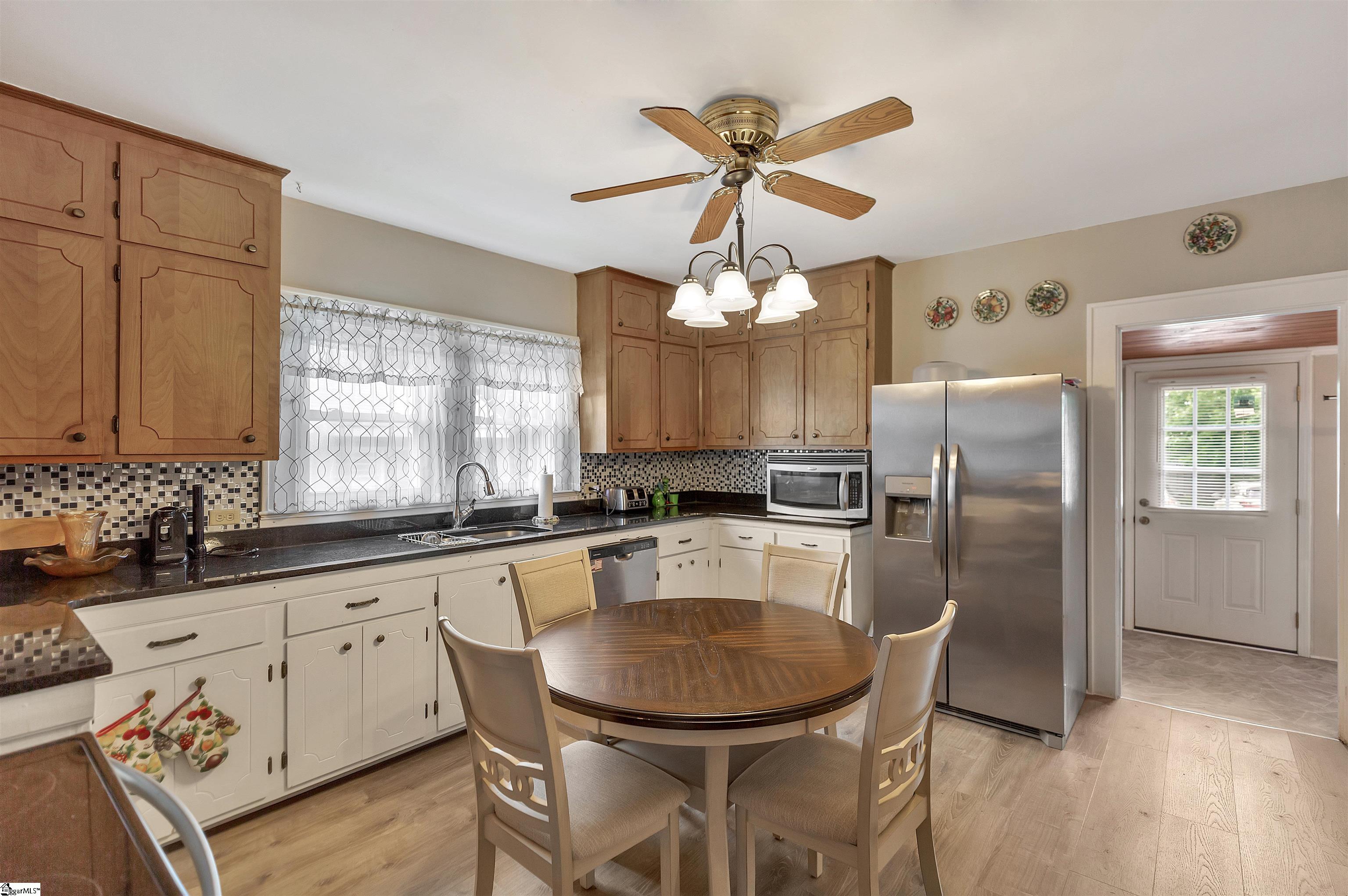 712 West Main Street Easley, SC 29640 - Photo 4 of 27