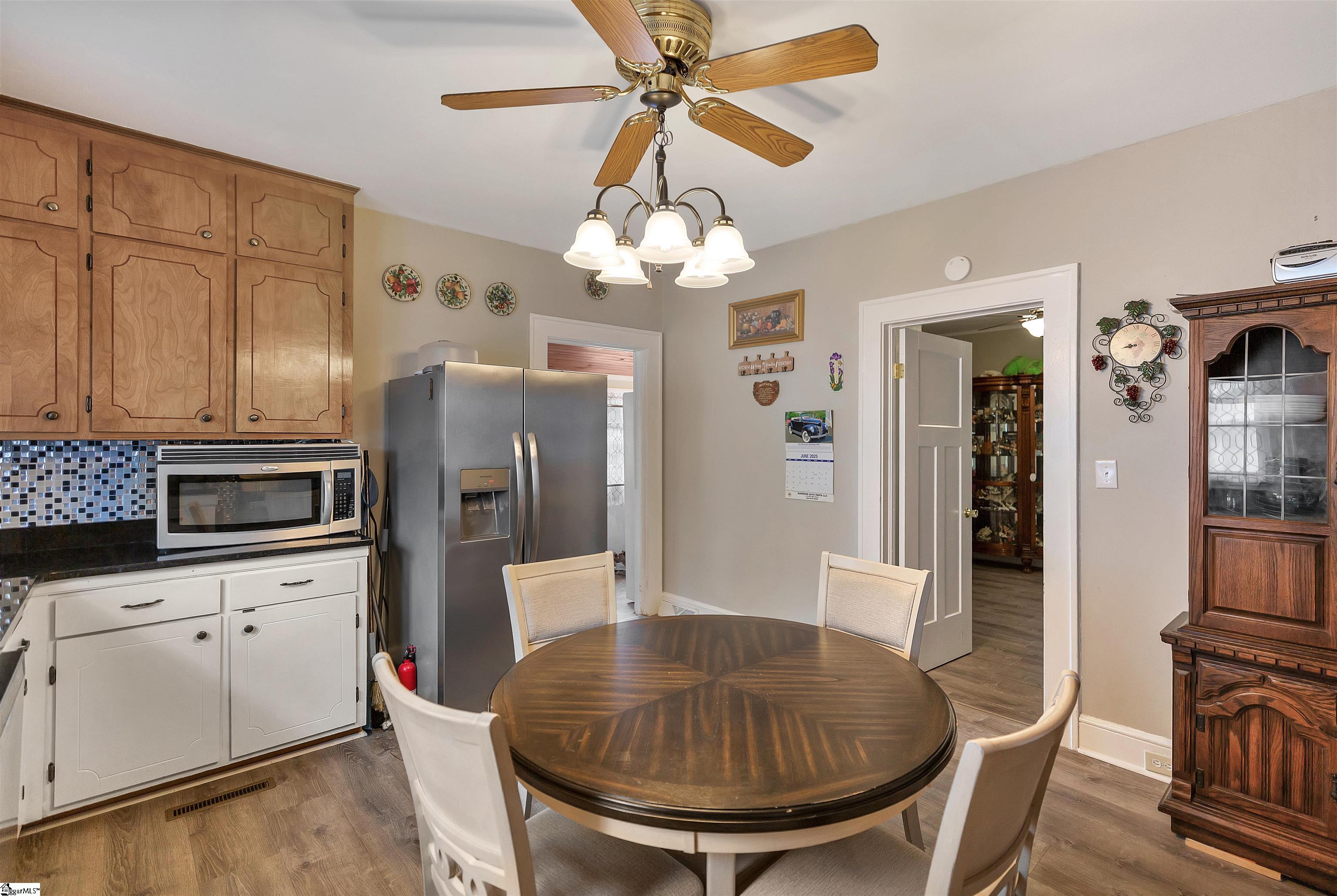 712 West Main Street Easley, SC 29640 - Photo 6 of 27