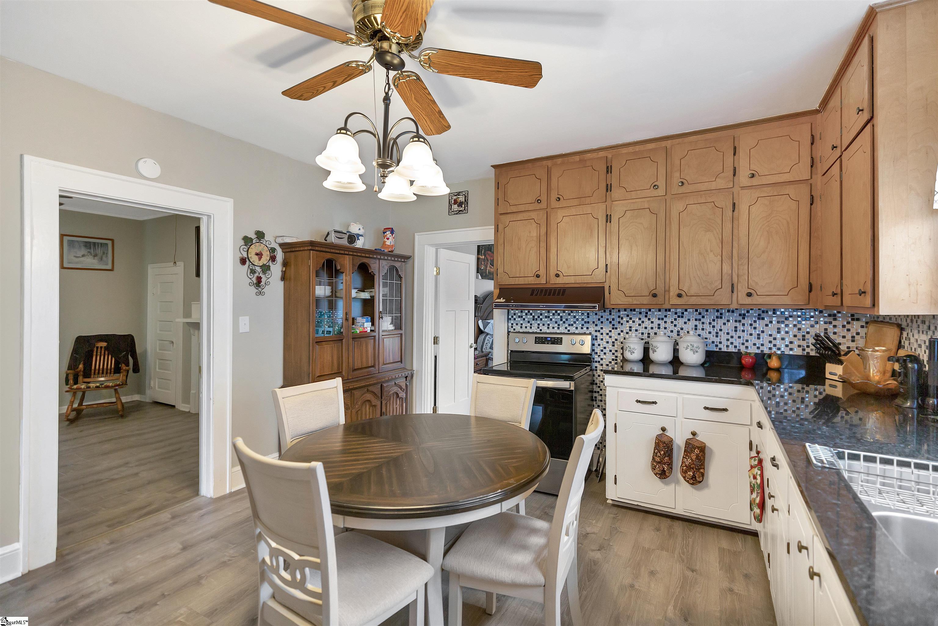 712 West Main Street Easley, SC 29640 - Photo 7 of 27