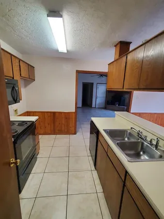 $1,250 | 1500 North Grant Drive, Unit B, Sherman, TX 75092