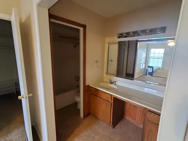 $1,250 | 1500 North Grant Drive, Unit B, Sherman, TX 75092