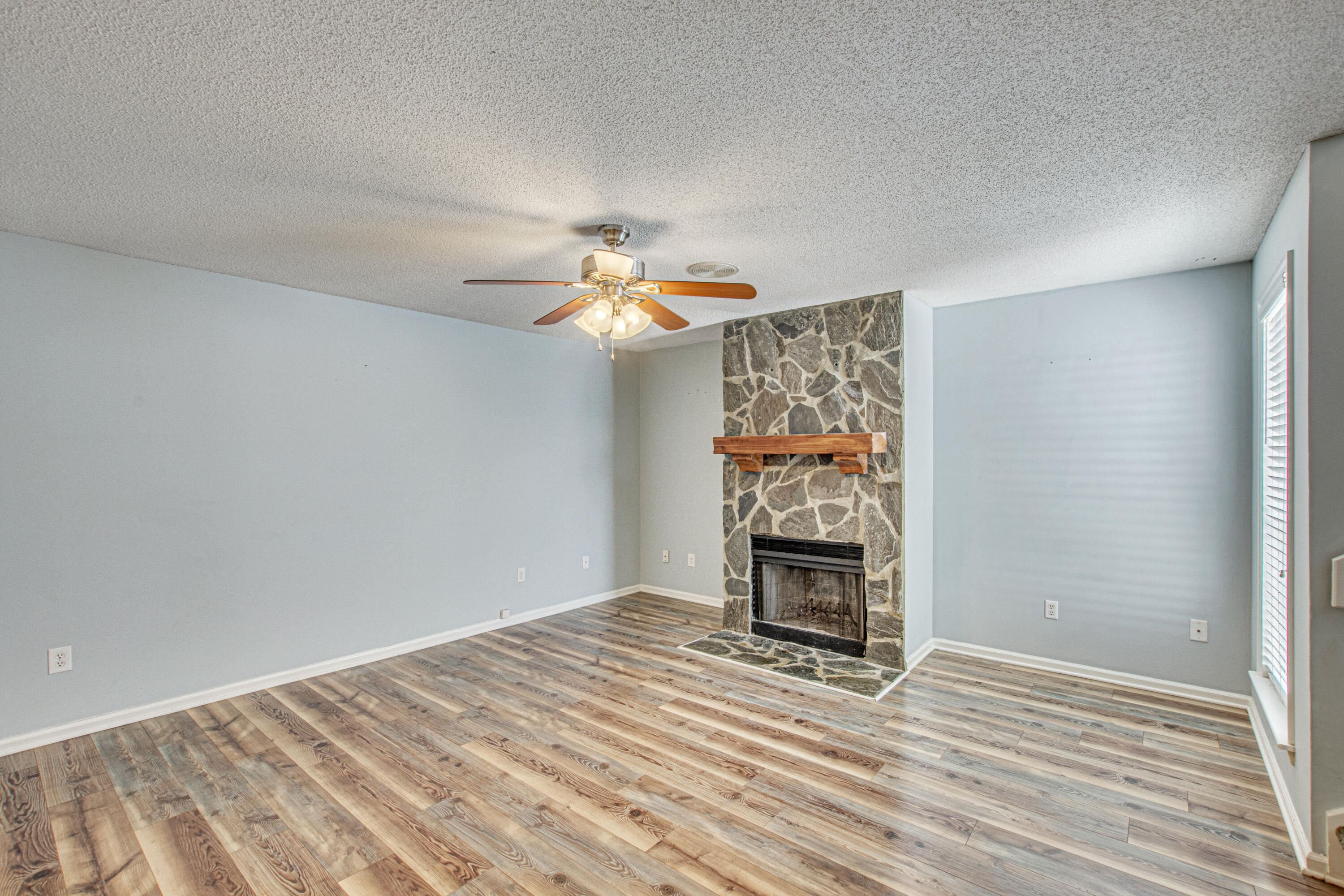 68 Indigo Lane Goose Creek, SC 29445 - Photo 2 of 12 Living Room