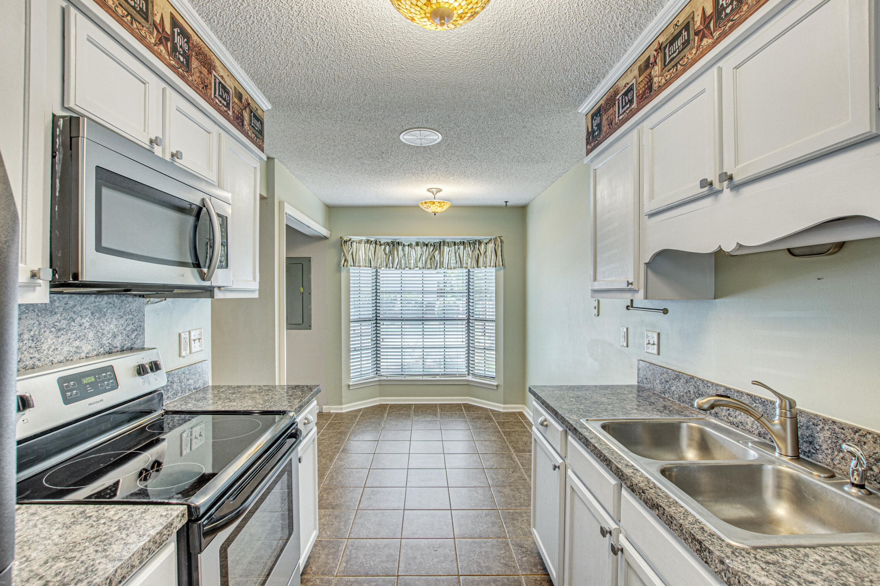 68 Indigo Lane Goose Creek, SC 29445 - Photo 5 of 12 Kitchen
