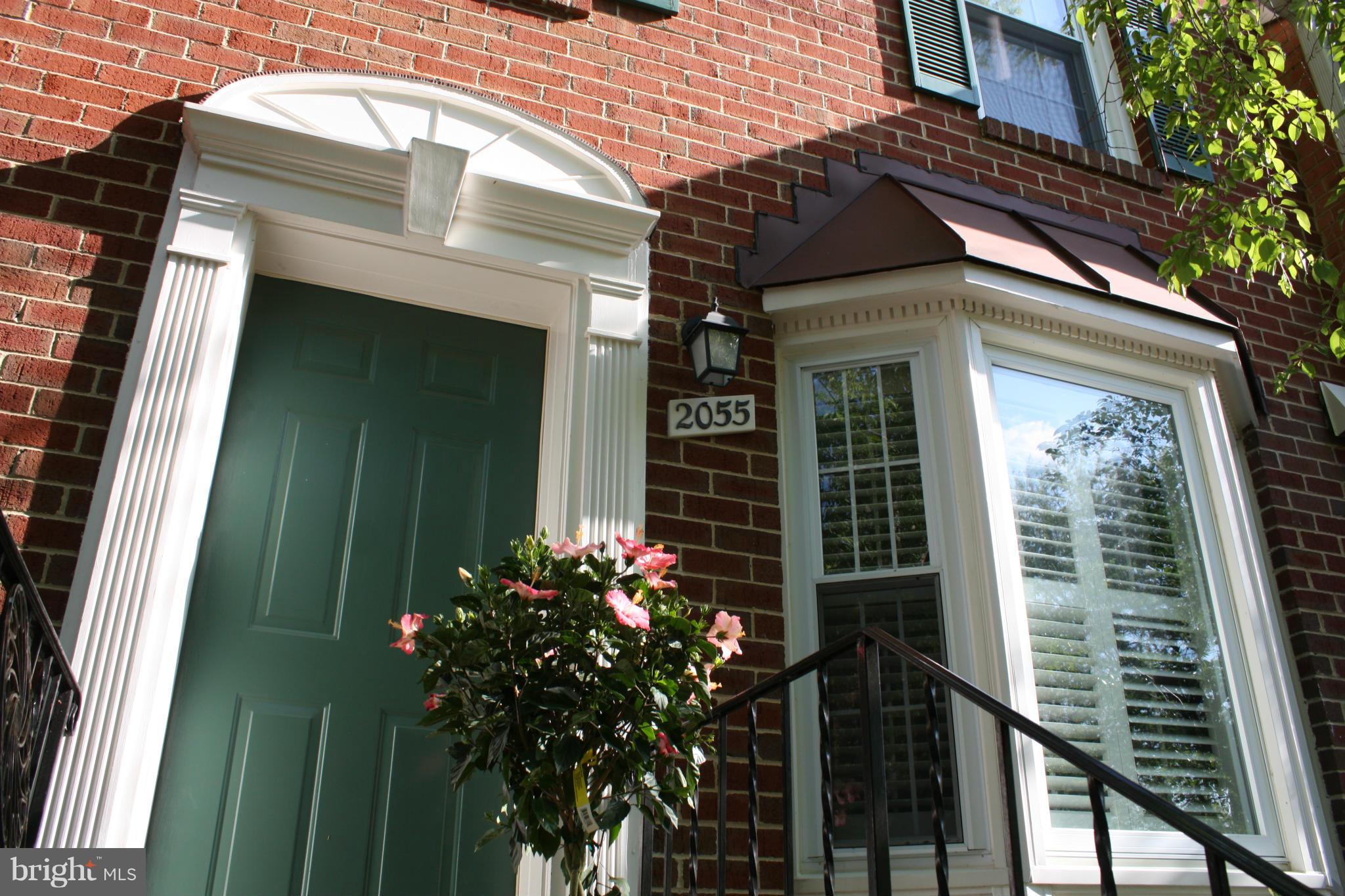 2055 South Glebe Road Arlington, VA 22206 - Photo 2 of 11 Exterior (Front)