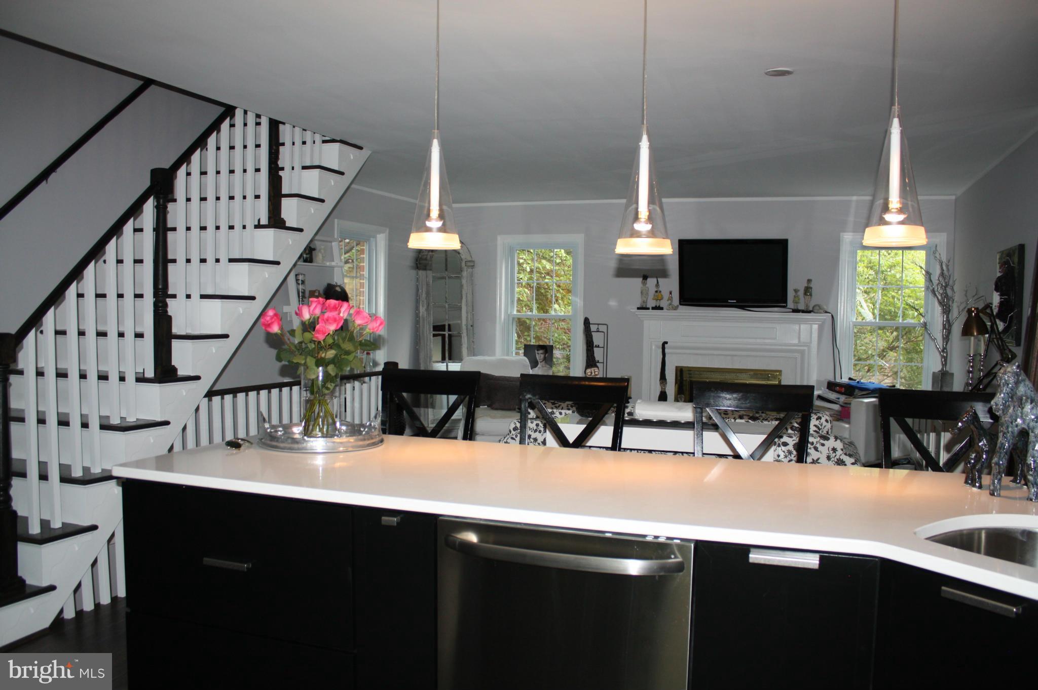 2055 South Glebe Road Arlington, VA 22206 - Photo 7 of 11 Dining Room