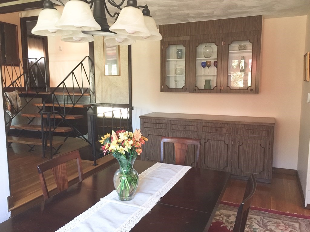 40 Niles Road Randolph, MA 02368 - Photo 8 of 29 a view of a entryway