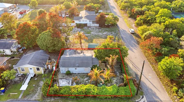 $250,000 | 8160 Southeast Washington Avenue, Hobe Sound, FL 33455