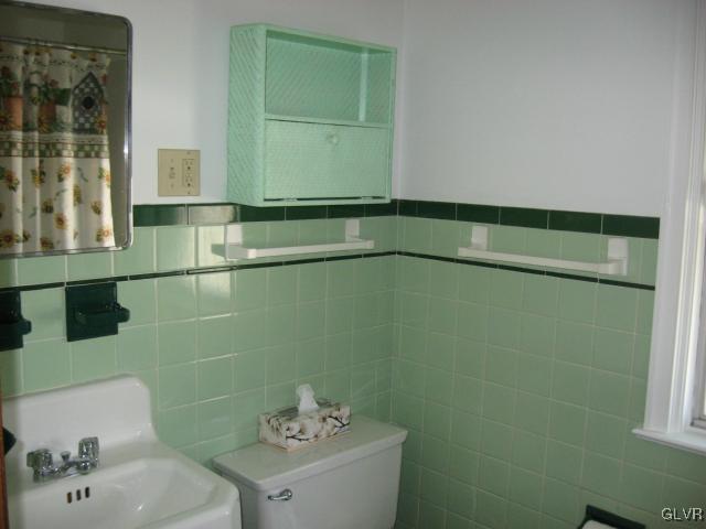 737 Maple Street Bethlehem, PA 18018 - Photo 11 of 16 Gallery Image 11