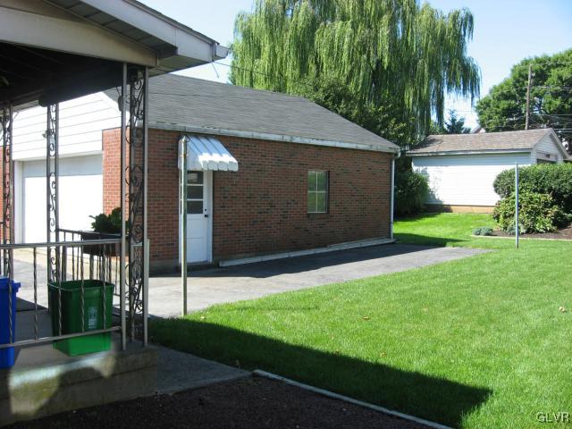 737 Maple Street Bethlehem, PA 18018 - Photo 15 of 16 Gallery Image 15