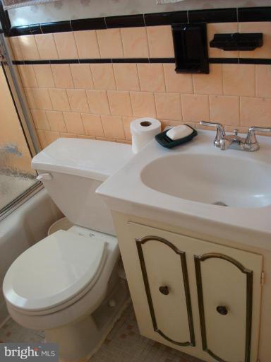 2610 Lynbrook Road Dundalk, MD 21222 - Photo 14 of 21 Bath #2