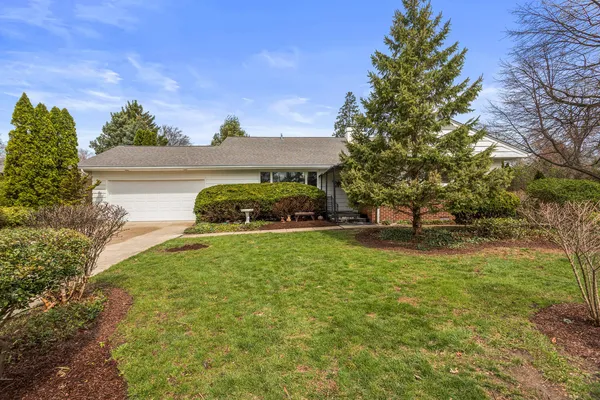 $300,000 | 1420 Mayfair Road, Champaign, IL 61821