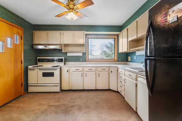 $300,000 | 1420 Mayfair Road, Champaign, IL 61821