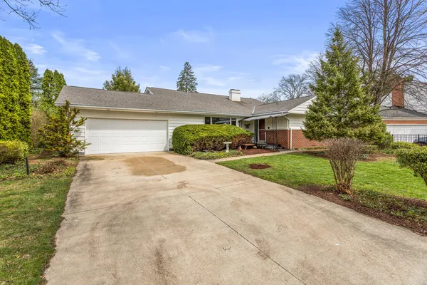 $300,000 | 1420 Mayfair Road, Champaign, IL 61821