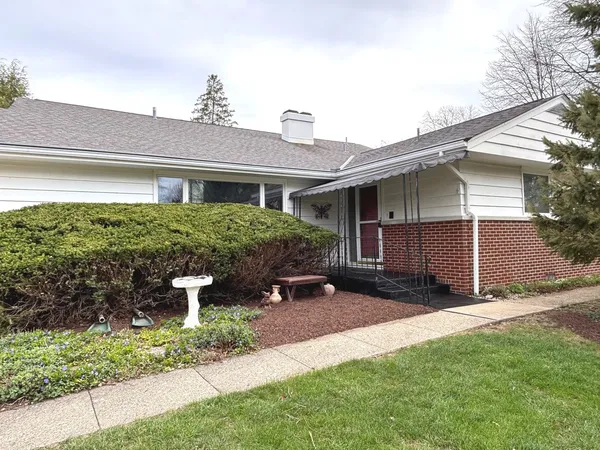 $300,000 | 1420 Mayfair Road, Champaign, IL 61821